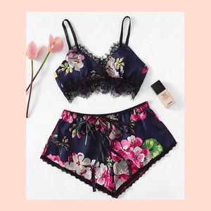 🆕🌺Floral Sleep Set🌺